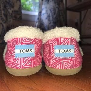 TOMS slippers